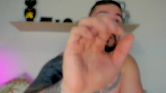 camilo restrepo21 online show from 10/03/25, 11:57