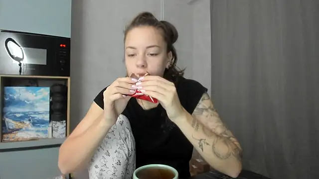 why again me online show from 11/21/25, 03:44