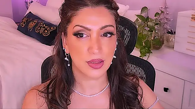 Wonderful Woman online show from 03/19/26, 03:54