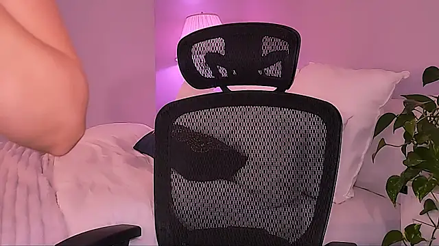 Wonderful Woman online show from 03/26/26, 11:10