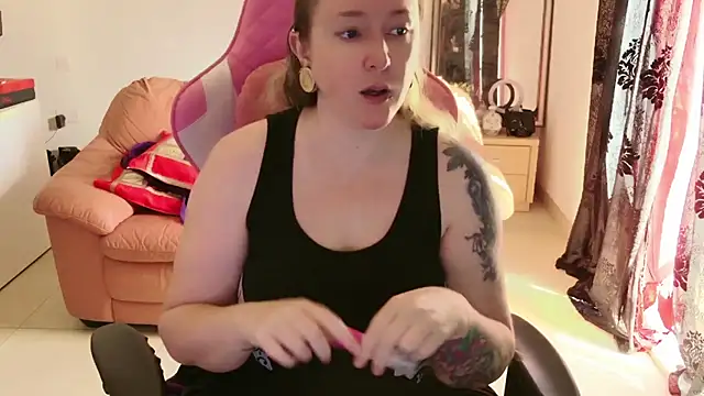 kisicaxx online show from 01/28/25, 09:30