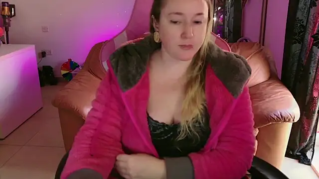 kisicaxx online show from 02/03/25, 01:51