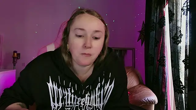 kisicaxx online show from 02/04/25, 03:26