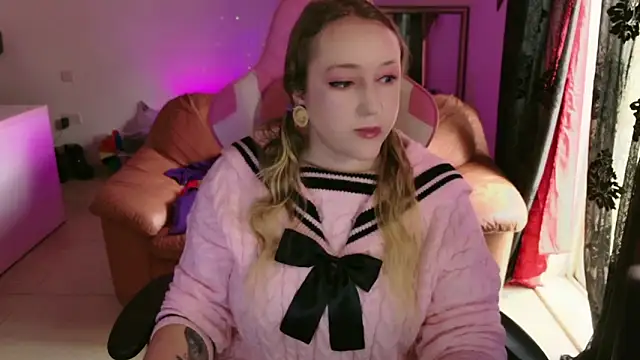 kisicaxx online show from 02/07/25, 09:47