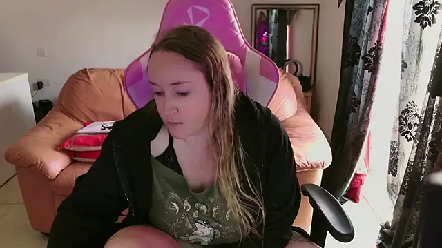 kisicaxx online show from 02/12/25, 12:44