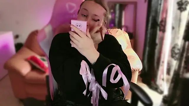 kisicaxx online show from 02/13/25, 10:02