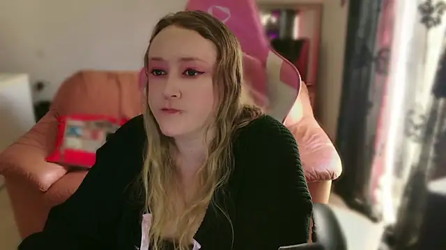 kisicaxx online show from 02/17/25, 11:02