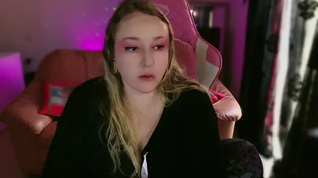 kisicaxx online show from 02/17/25, 02:26