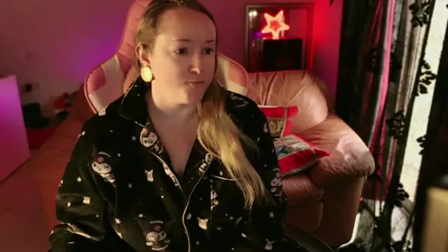 kisicaxx online show from 03/18/25, 02:04