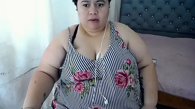 hotlesby4uxxx online show from 12/04/24, 08:07