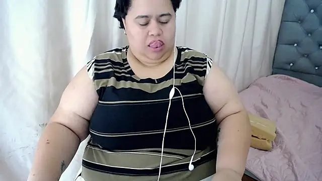 hotlesby4uxxx online show from 12/04/24, 11:13