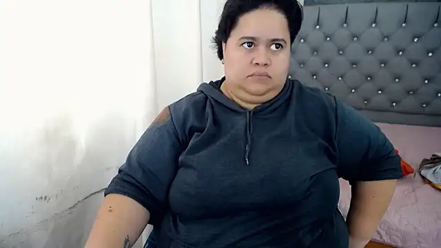 hotlesby4uxxx online show from 12/05/24, 08:00