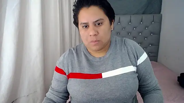 hotlesby4uxxx online show from 12/26/24, 01:32