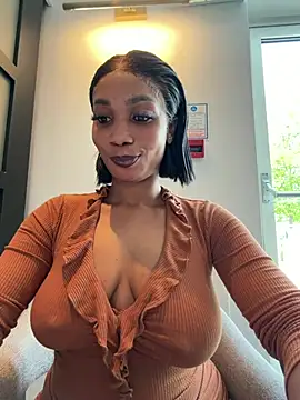 Snapshot of __Nessa__ chatting on 05/21/26, 11:28 Nessa online show from 05/21/26, 11:28