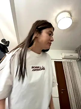 Snapshot of IrisBlues chatting on 09/17/25, 04:19 IrisBlues online show from 09/17/25, 04:19