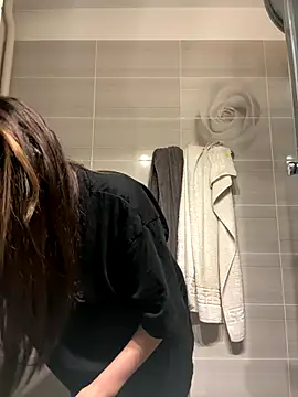 Snapshot of IrisBlues chatting on 11/03/25, 05:25 IrisBlues online show from 11/03/25, 05:25