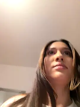 Snapshot of IrisBlues chatting on 11/19/25, 05:24 IrisBlues online show from 11/19/25, 05:24