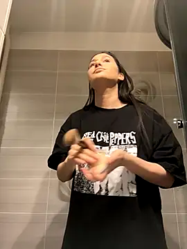 Snapshot of IrisBlues chatting on 12/02/25, 05:19 IrisBlues online show from 12/02/25, 05:19