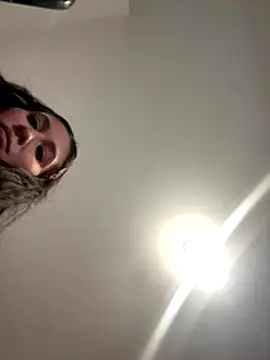 Snapshot of IrisBlues chatting on 12/17/25, 04:57 IrisBlues online show from 12/17/25, 04:57