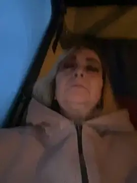 Snapshot of Irina2909@xh chatting on 01/26/25, 03:03 Irina2909xh online show from 01/26/25, 03:03