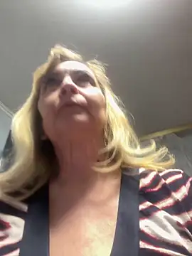 Snapshot of Irina2909@xh chatting on 02/02/25, 04:54 Irina2909xh online show from 02/02/25, 04:54