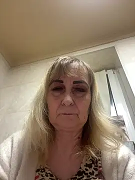 Snapshot of Irina2909@xh chatting on 02/16/25, 04:32 Irina2909xh online show from 02/16/25, 04:32