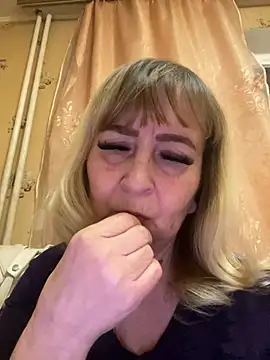 Snapshot of Irina2909@xh chatting on 02/20/25, 10:04 Irina2909xh online show from 02/20/25, 10:04