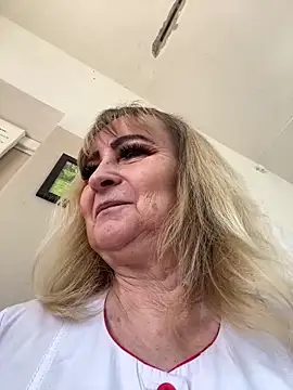 Snapshot of Irina2909@xh chatting on 03/04/25, 12:12 Irina2909xh online show from 03/04/25, 12:12