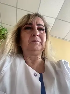 Snapshot of Irina2909@xh chatting on 03/12/25, 10:05 Irina2909xh online show from 03/12/25, 10:05