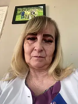 Snapshot of Irina2909@xh chatting on 03/21/25, 12:17 Irina2909xh online show from 03/21/25, 12:17