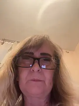 Snapshot of Irina2909@xh chatting on 09/13/25, 10:09 Irina2909xh online show from 09/13/25, 10:09