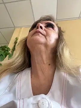 Snapshot of Irina2909@xh chatting on 09/18/25, 09:00 Irina2909xh online show from 09/18/25, 09:00