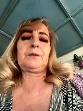 Snapshot of Irina2909@xh chatting on 09/27/25, 02:33 Irina2909xh online show from 09/27/25, 02:33