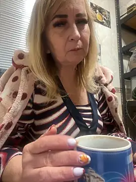Snapshot of Irina2909@xh chatting on 10/01/25, 03:29 Irina2909xh online show from 10/01/25, 03:29