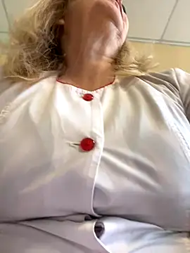 Snapshot of Irina2909@xh chatting on 10/06/25, 09:18 Irina2909xh online show from 10/06/25, 09:18