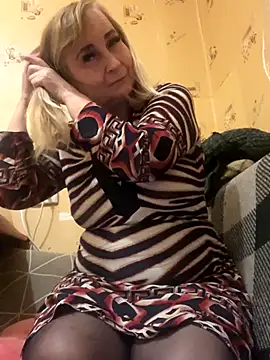 Snapshot of Irina2909@xh chatting on 10/22/25, 10:20 Irina2909xh online show from 10/22/25, 10:20