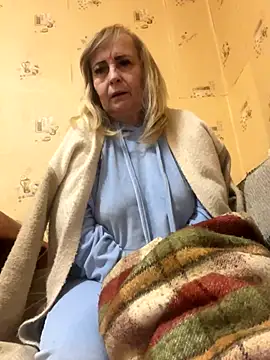 Snapshot of Irina2909@xh chatting on 10/29/25, 12:24 Irina2909xh online show from 10/29/25, 12:24