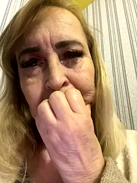 Snapshot of Irina2909@xh chatting on 10/30/25, 03:24 Irina2909xh online show from 10/30/25, 03:24