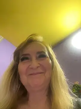 Snapshot of Irina2909@xh chatting on 11/12/25, 12:00 Irina2909xh online show from 11/12/25, 12:00