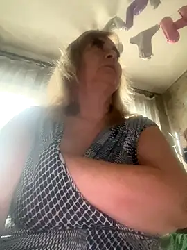 Snapshot of Irina2909@xh chatting on 11/23/25, 08:25 Irina2909xh online show from 11/23/25, 08:25