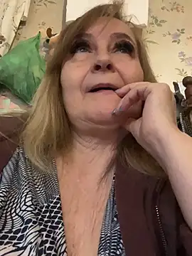 Snapshot of Irina2909@xh chatting on 12/21/25, 09:38 Irina2909xh online show from 12/21/25, 09:38