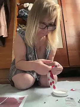 Snapshot of Irina2909@xh chatting on 12/22/25, 11:40 Irina2909xh online show from 12/22/25, 11:40