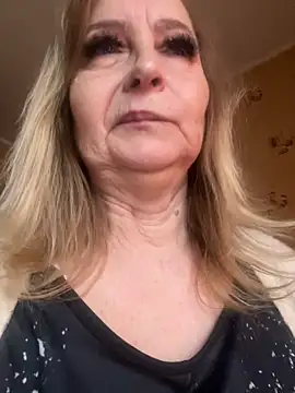 Snapshot of Irina2909@xh chatting on 12/23/25, 10:46 Irina2909xh online show from 12/23/25, 10:46