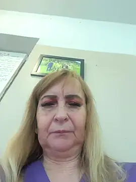 Snapshot of Irina2909@xh chatting on 01/06/26, 11:03 Irina2909xh online show from 01/06/26, 11:03