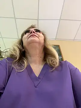 Snapshot of Irina2909@xh chatting on 01/07/26, 09:01 Irina2909xh online show from 01/07/26, 09:01