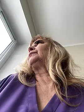 Snapshot of Irina2909@xh chatting on 01/14/26, 11:27 Irina2909xh online show from 01/14/26, 11:27