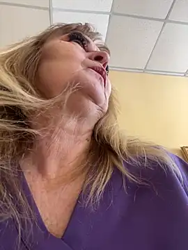 Snapshot of Irina2909@xh chatting on 01/15/26, 09:58 Irina2909xh online show from 01/15/26, 09:58