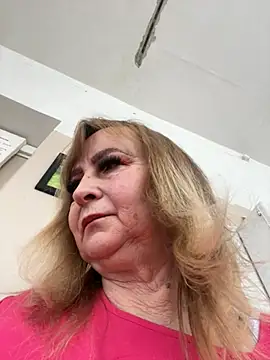 Snapshot of Irina2909@xh chatting on 02/06/26, 09:45 Irina2909xh online show from 02/06/26, 09:45