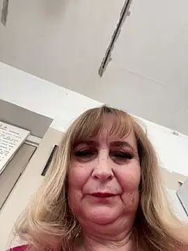 Snapshot of Irina2909@xh chatting on 02/11/26, 10:09 Irina2909xh online show from 02/11/26, 10:09