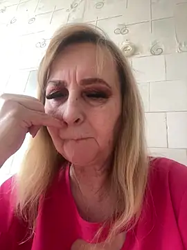 Snapshot of Irina2909@xh chatting on 02/16/26, 11:17 Irina2909xh online show from 02/16/26, 11:17